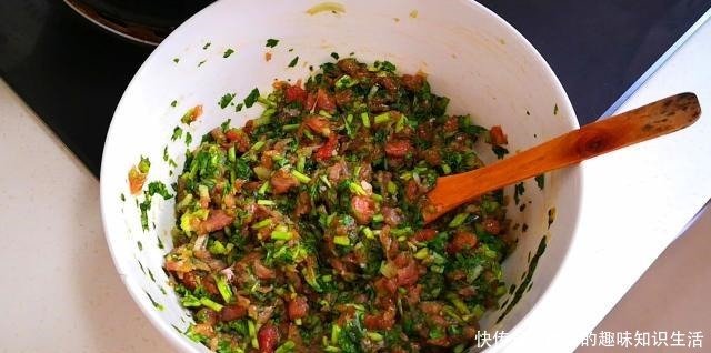 做法|做馄饨原来这么简单,不用买皮,自己调馅自己包,好吃更营养,香