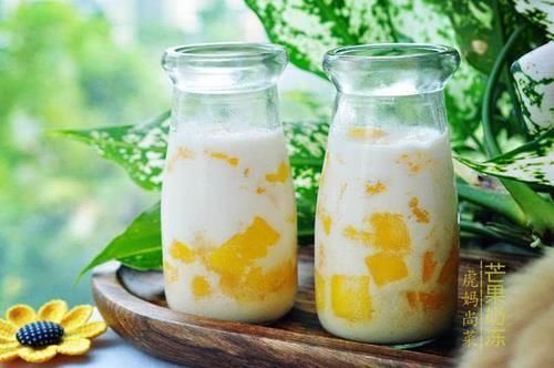 甜品|1个芒果1盒牛奶,简单做春天最美味的小甜品,不用吉利丁也Q弹