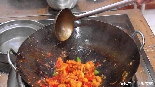 红烧肉|1个茄子、2个番茄,隔天就要吃1回,拿红烧肉都不换,又香又解馋