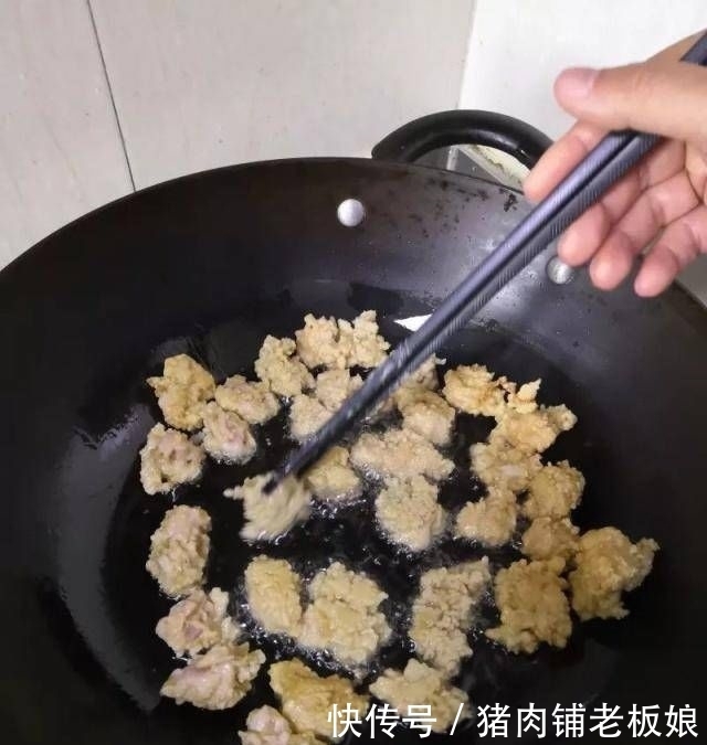  酸甜|菠萝酸甜肉：一道色香味俱全的酸甜佳肴！