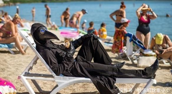  女友|今日囧图：女友的爸爸是警察，第一次见带点什么？带两个通缉犯