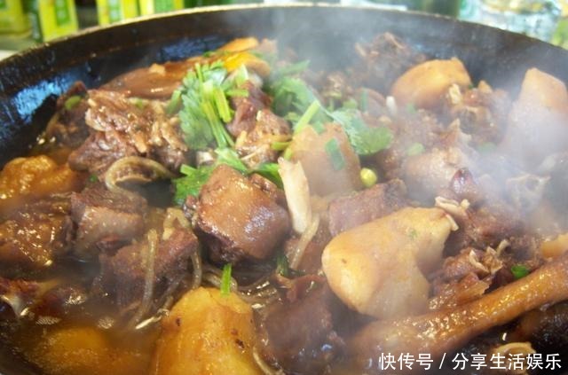 大厨|鸡肉焯水是大忌,不管鲜鸡还是冻肉,大厨教你这样做,鲜嫩有营养