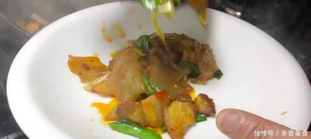 红薯|别再做红烧猪肉了,加一碗红薯粉,可以改善猪肉的口感