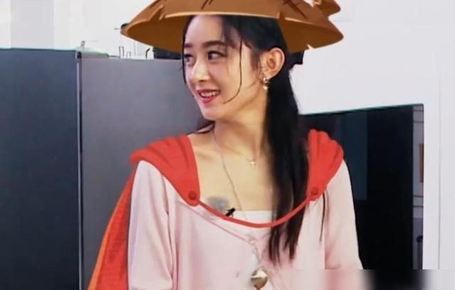 产后恢复|赵丽颖穿露脐装剁肉,可全网注意力都在她肚子上,是我眼花了