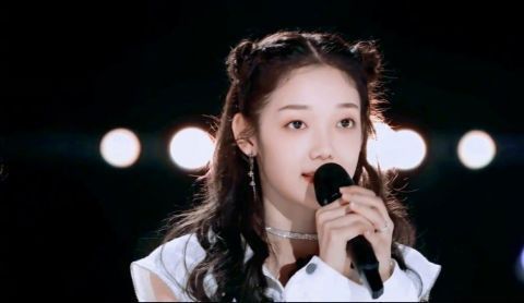 支持她|《创造营》这位选手太敢了,公开质疑赞助商,表现太过恐凉