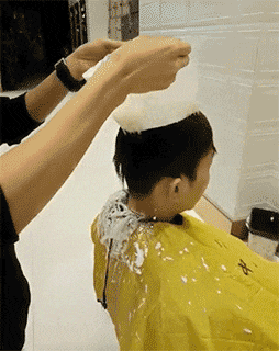 搞笑|搞笑GIF：宝宝你应该直接赶走丈母娘！坐中间！