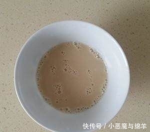  简单|两分钟学会生煎包的做法，简单易学，皮软底脆，咸香多汁