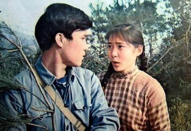 女演员|他是《被爱情遗忘的角落》小豹子,二婚娶小20岁女演员,全家从艺