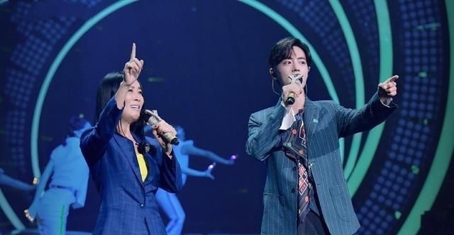  东方|《东方卫视》宣传片三次提及肖战，来看舞台上的百变肖战