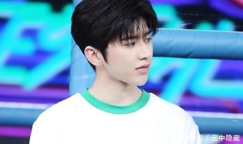 蔡徐坤|蔡徐坤录制《快乐大本营》,看到同期嘉宾,大厂女孩要激动了