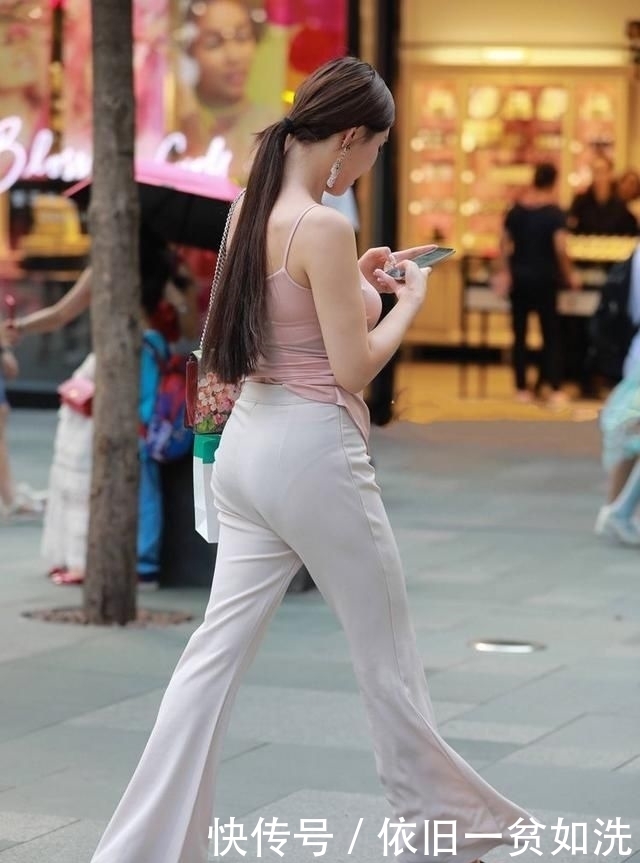 惊喜|街拍:希望我也是某个人翘首以盼的惊喜