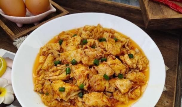 家常|家常炒蛋谁都会,但酱汁炒蛋你肯定没吃过口感嫩滑,拌饭吃秒光