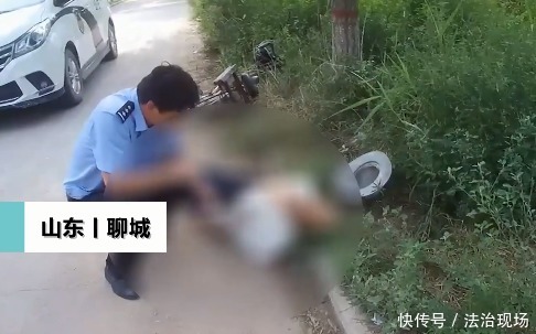  民警|人言可畏！8旬老汉中暑晕倒在路边，民警赶到后却一直在玩手机？