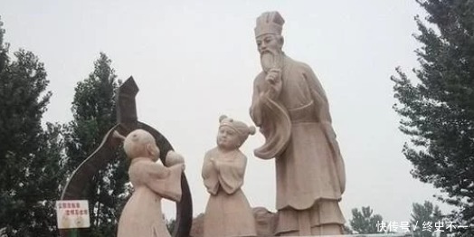 孔融|孔融被处死前哀求曹操放过儿子,9岁儿子说了一句话,成了千古名句