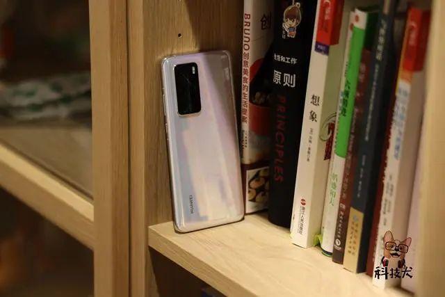 保值|上半年旗舰手机保值率盘点:华为荣耀一加小米居前四 OV三星垫底