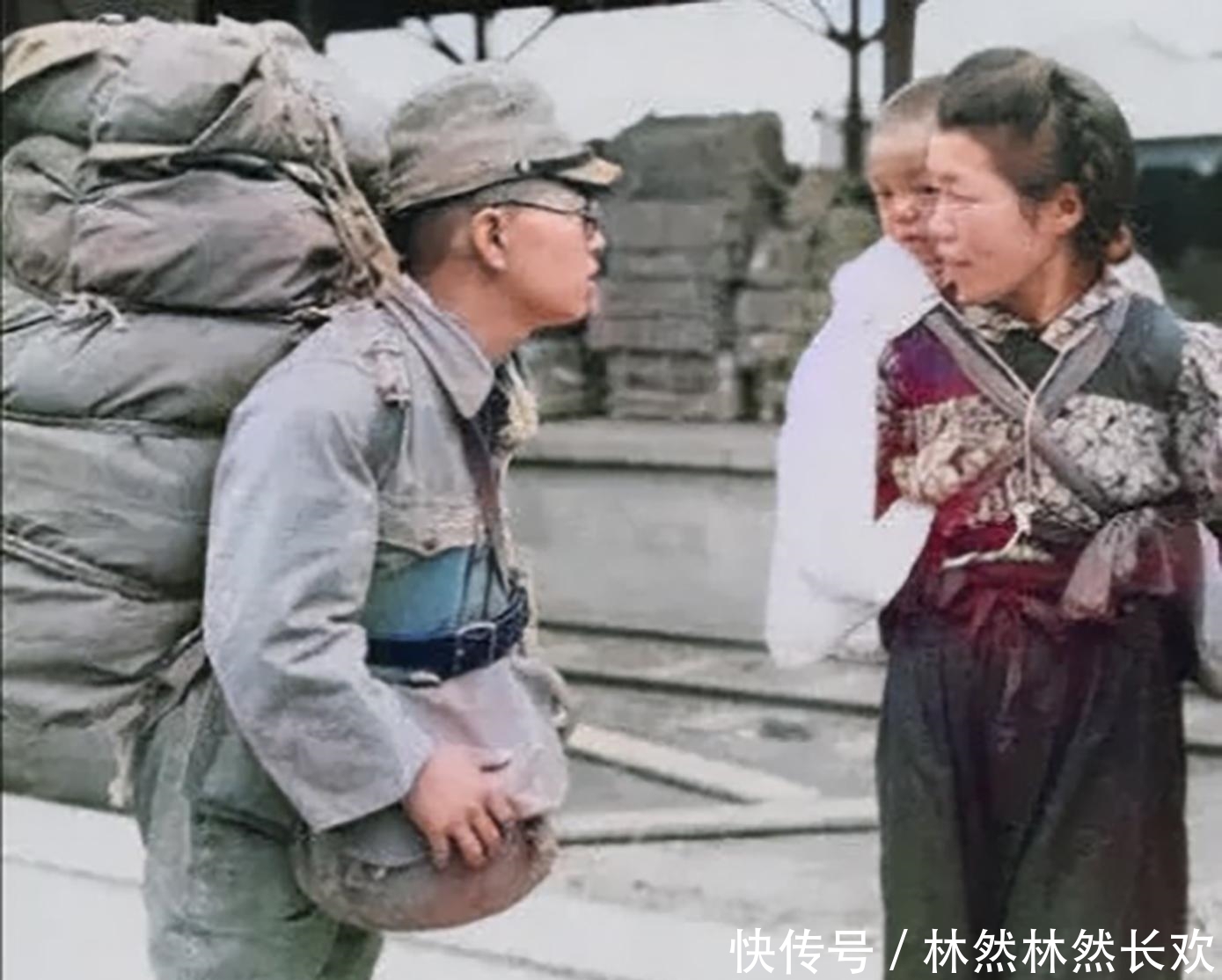 过目难忘|历史上过目难忘照片:强迫百姓跪在铁路上,图9在日军轰炸中幸存的花季女孩