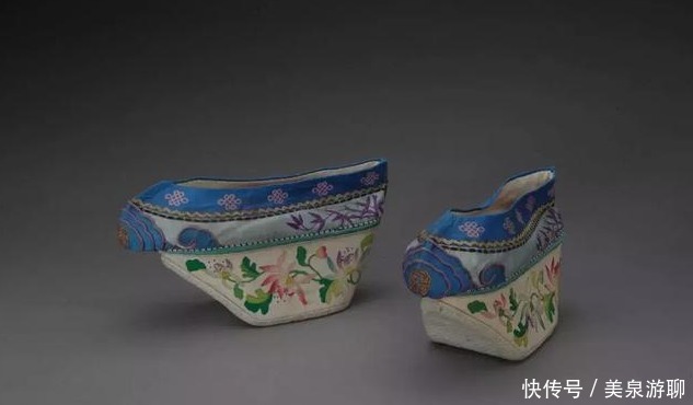 清朝|清朝除了裹脚，后宫女子穿什么鞋子，和电视剧中完全不一样