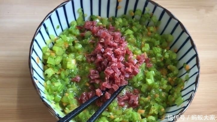  可口|夏天，此菜8毛1斤，降脂降压，还健胃，做成面食，软糯可口有营养