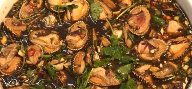 鲜滑|渔民教你正确吃血蛤,不腥不膻麻辣鲜滑,一口一个好吃到吸手指