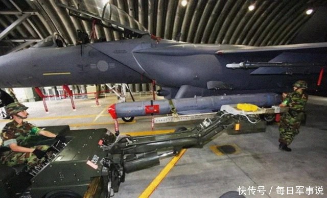 早已|美军舰载机挂弹还在靠人力?中国民企:早已不是问题