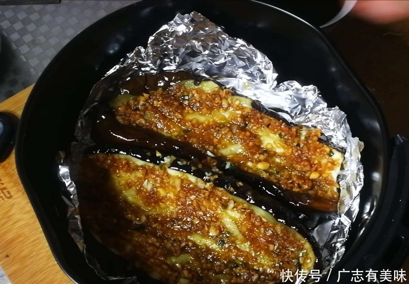  做出|茄子不要再炒着吃！15分钟做出店里大厨味道，秘制酱料是精髓