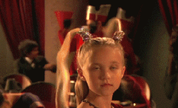 下雪|搞笑GIF:就喜欢下雪,每次都这样,不想回家!