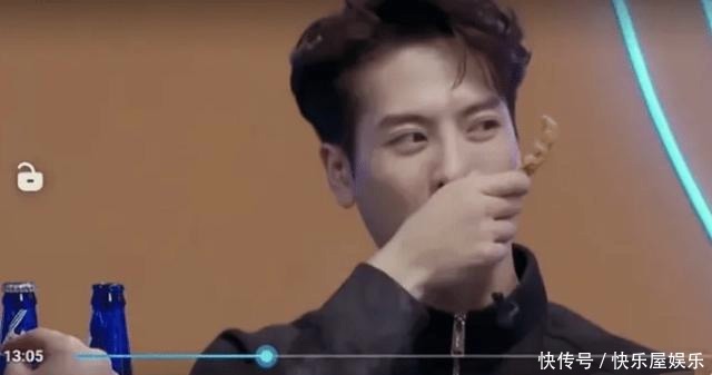  些影视作品|王嘉尔因为口音坚持不拍戏，王一博建议找配音，被批没职业素养