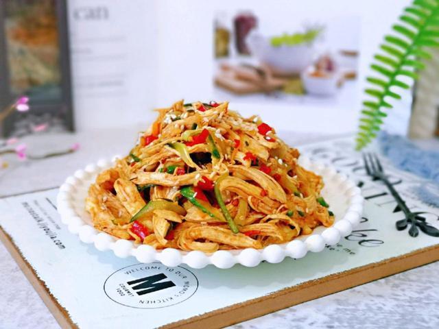 做法|鸡胸肉“夏天做法”,我家2天吃一次还不够,每次都光盘