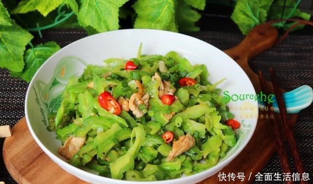 辣椒|苦瓜不管加什么炒,只要掌握这3个技巧,苦瓜不苦,翠绿爽口
