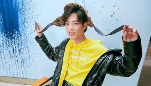 笑容|回归!肖战录制《青春环游记2》合照曝光,笑容灿烂显出好人缘