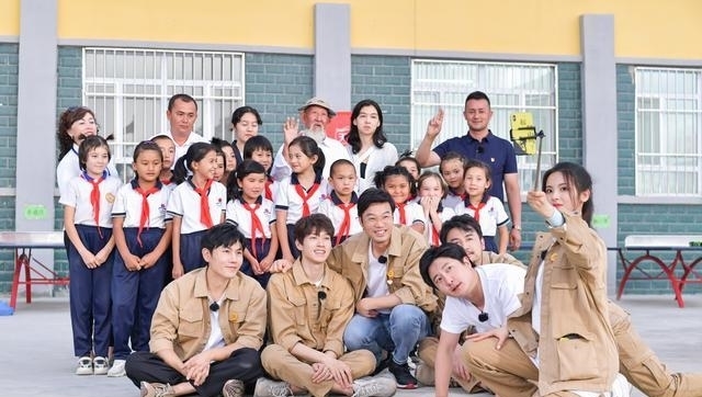  混战|赵丽颖、杨幂领衔第三季度卫视综艺，孟美岐、吴宣仪、杨超越混战