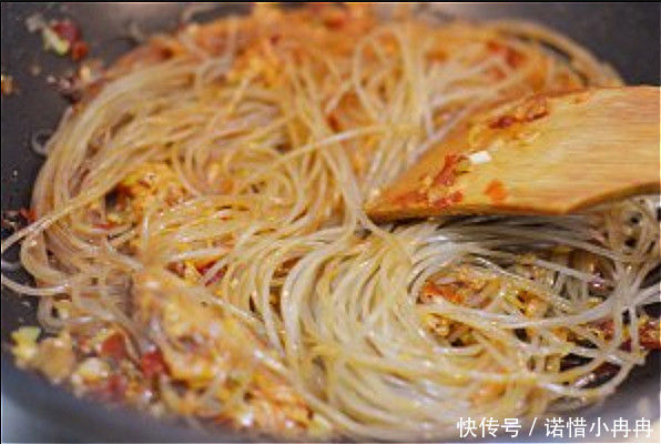  粉条|炒粉条时，焯水后直接炒是大错多加1步，粉条根根分明，不粘锅
