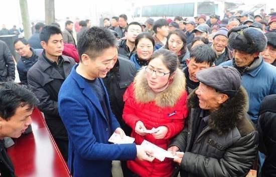 富豪|中国又多了一个千亿富豪,娇妻比他小20岁,马云把他当作最强对手