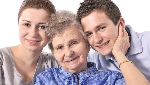 儿子|70岁老人在儿子和女儿家各住半个月，我才发现晚年能依靠的是谁