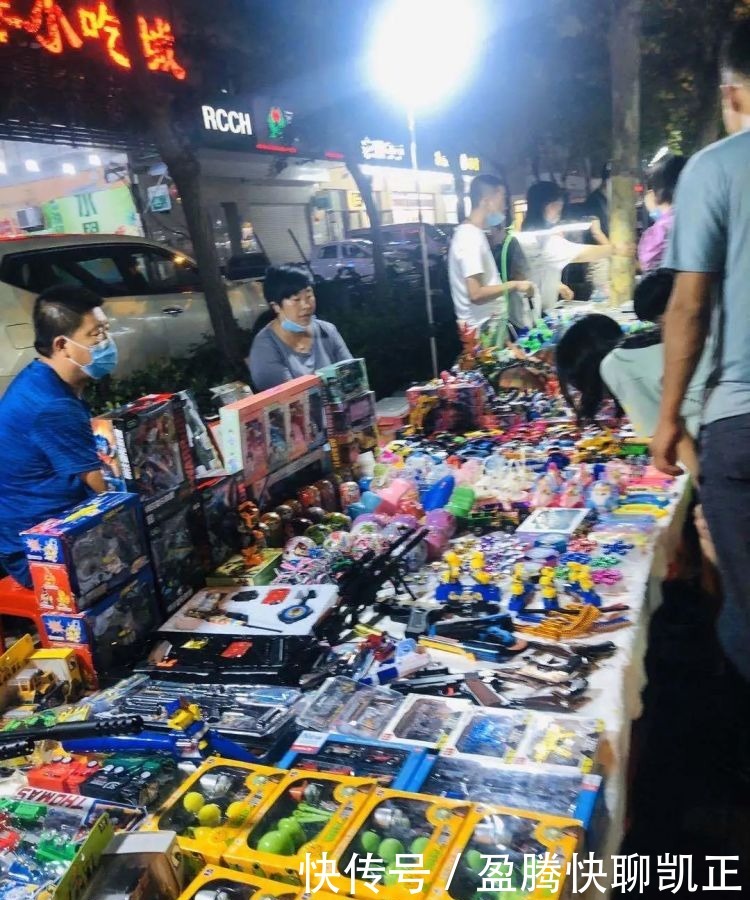  步行街|北戴河这条超火步行街，晚上十点仍热闹非凡！