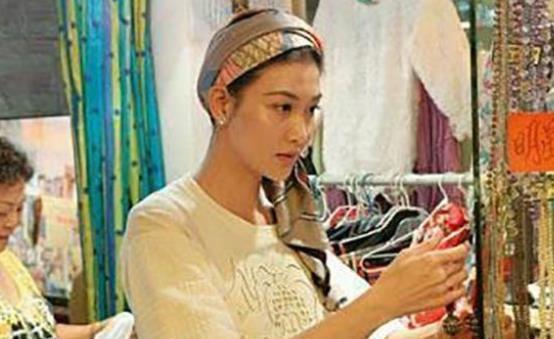 还债|17岁为还债出道,25岁因拒绝陪酒被封杀,今靠卖二手衣服为生