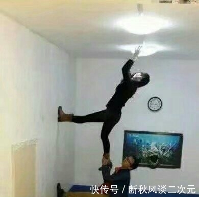 个性|妹子,头上的帽子还真是个性呢,还是换了吧,瞅着有点尴尬啊