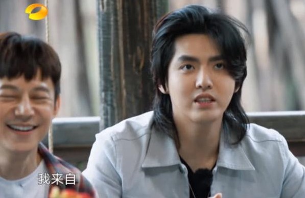  国籍|吴亦凡求生欲很强，上节目征婚介绍自己时，硬是把国籍改成出生地