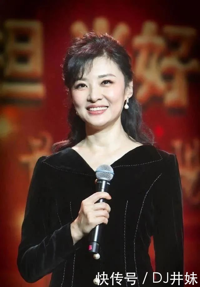 央视|她曾是“央视一姐”,比董卿还略胜一筹,消失4年后令所有人震惊
