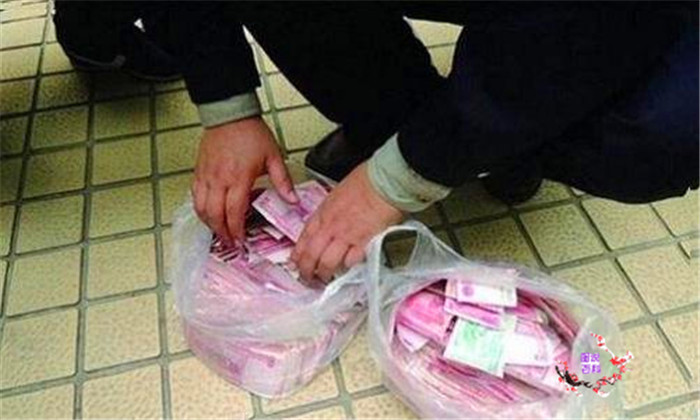  人心|寒了好人心：拾荒老人捡到巨款归还失主，失主一句话让人无奈