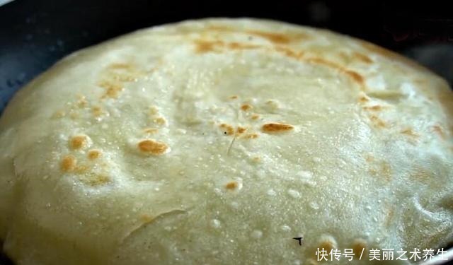 宅在家里跟|烙饼柔软多层有诀窍,牢记这3步,保证个个香软多层,好吃又筋道