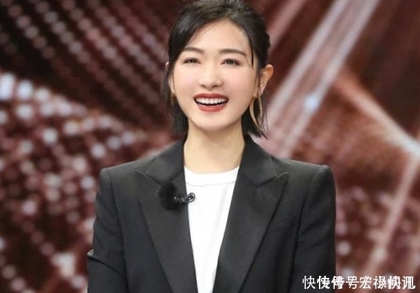 声临其境2|与王鸥不同,万茜穿着简单录节目,原以为很朴素,站起来才懂