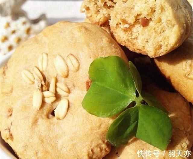 燕麦|用燕麦代替三分之一的面粉,用红糖代替糖,这些饼干既低脂又好吃
