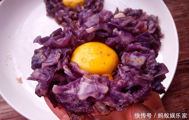 早餐|七月,鸡蛋和它做早餐,一拌一煎就出锅,比包子简单,比油条清爽