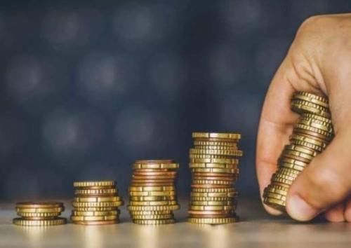 固定|有20万存款的人,别再存定期了!银行员工:这样存利息更高