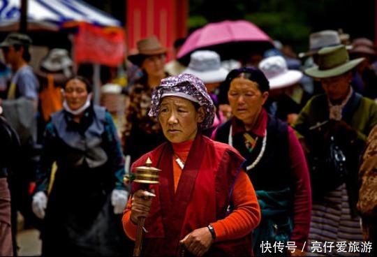  神秘|我国最神秘的湖泊，拥有上亿斤的鱼，却没有人敢吃