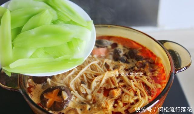 家常|家常麻辣烫做法，麻辣鲜香，浓香四溢，做法简单又美味