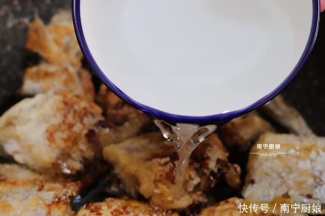 下锅|煎带鱼时,下锅前多做这一步很重要,煎出来不破皮,入味还没腥味