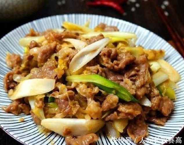 简单|简单的几道家常菜,好吃不贵有营养,家人坐在一起吃的很温馨