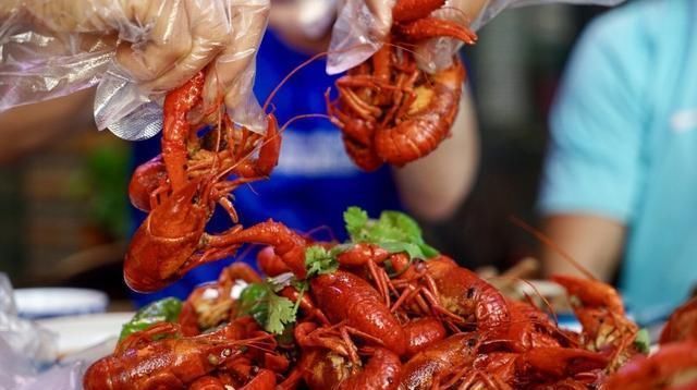 网红|碾压烤鸡翅,赶走小龙虾,过去无人问津的它,如今是烧烤摊的网红